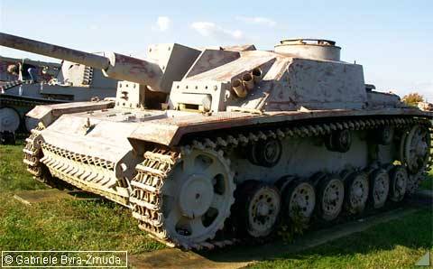 StuG III Ausf. G, działo pancerne