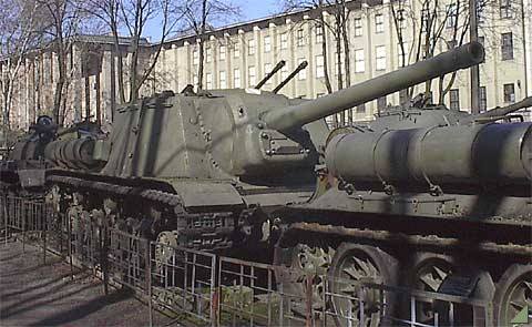 ISU-122, ciężkie działo pancerne