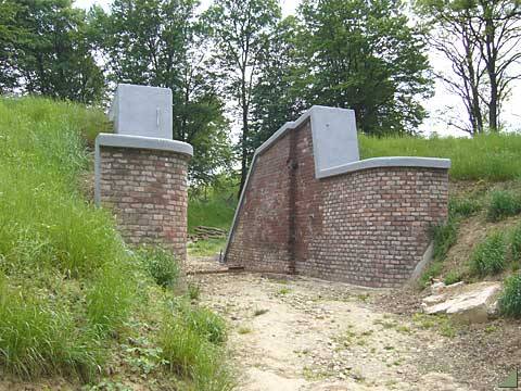 Fort XV Borek, odbudowana brama forteczna
